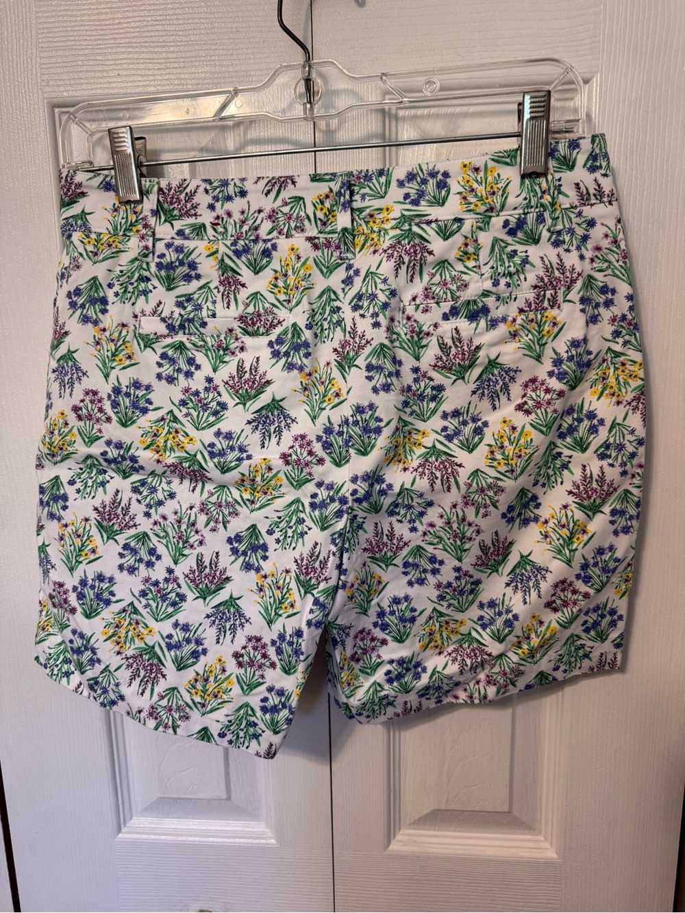 Talbots White Floral Print Shorts with Purple, Green & Yellow Wildflowers Sz 4P - Picture 7 of 14